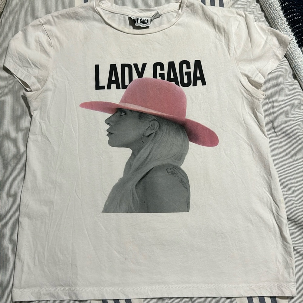 Lady gaga t shirt